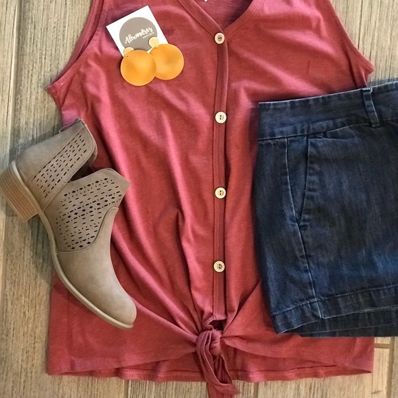 Tank top button down - Picture 3 of 3